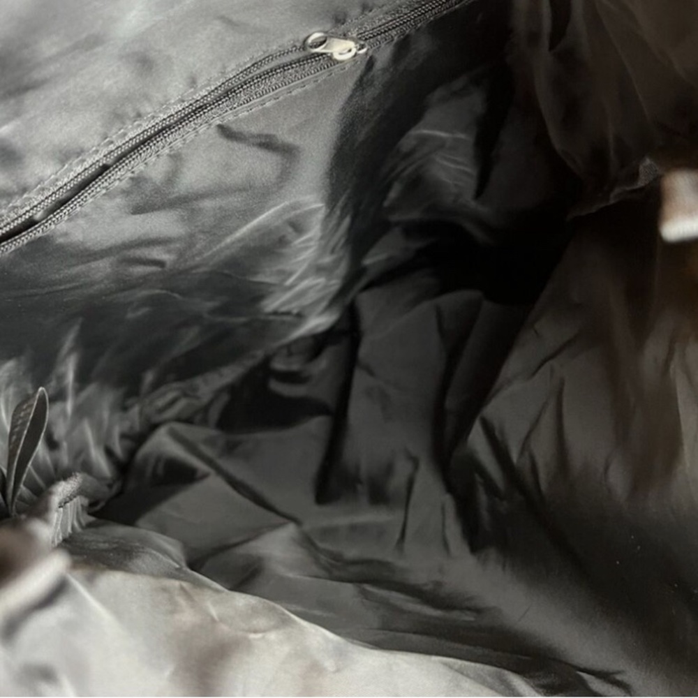 {EUC} On Running On Cloud Black Fold Down Lightweight Backpack Bag - Picture 5 of 6